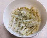 ふきと塩昆布のゆず胡椒マヨ和え作り方3写真