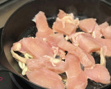 【簡単10分】鶏ムネとキャベツの味噌炒め作り方2写真