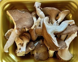 平茸とソーセージのカレー風味炒め作り方1写真