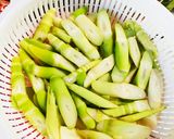 信州の郷土料理根曲がり竹と鯖缶の味噌汁♡作り方1写真