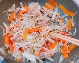 ☆簡単!ウスターソースのふわ卵野菜炒め☆作り方3写真