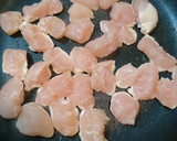 簡単！鶏ささみとピーマンの梅わさび炒め♪作り方3写真