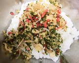 お弁当用☆おにぎり/紅生姜とあげ玉作り方2写真