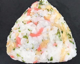 お弁当用☆おにぎり/紅生姜とあげ玉作り方3写真