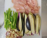 【初心者向け】鶏肉とナスのピリ辛炒め作り方1写真