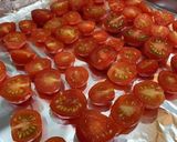 トマト大量消費☆おうちでセミドライトマト作り方1写真