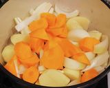 【バーミキュラ】ウチの甘めの肉じゃが作り方5写真