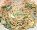焼きそばにカリサク鶏もも焼きのせ作り方4写真