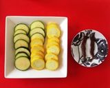 簡単 !2色のズッキーニのアンチョビ炒め作り方1写真