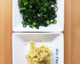 とろ〜り旨い☆揚げなすの鶏そぼろ餡掛け作り方1写真