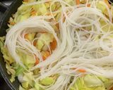 好きな野菜と炒める！えび入りビーフン炒め作り方4写真