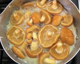 特大なめこと鶏ひき肉のピリ辛中華スープ作り方3写真