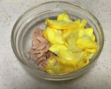副菜♡ズッキーニの甘酢漬けとツナの和え物作り方2写真
