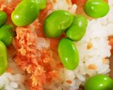 鮭と枝豆のおにぎり作り方1写真