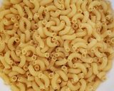 マカロニのニンニクとオリーブオイル味作り方1写真