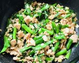 鶏ひき肉とニラで●ローロー汁なし担々太麺作り方3写真