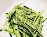 ザーサイと鶏胸肉のピリ辛サラダ作り方1写真