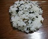 塩昆布とわかめのおにぎり作り方3写真