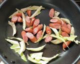 キャベツとエノキとウインナーの炒めもの作り方2写真