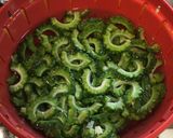 豚バラ肉とゴーヤと豆腐の梅肉炒め煮作り方1写真