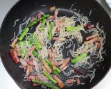 素麺・しらたきとベーコン・アスパラの炒め作り方2写真