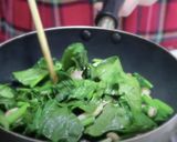 朝食に♪しめじとほうれん草の巣ごもり玉子作り方4写真