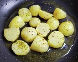 肉とじゃが芋♪ローズマリー風味(*´｀)作り方5写真