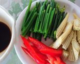 ニンニクの芽と牛肉のオイスターソース炒め作り方1写真