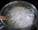 熱中症予防！蒸し鶏の韓国冷麺風そうめん作り方1写真