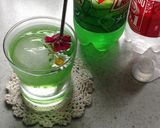 エディブルフラワーとハーブの冷たい飲み物作り方6写真