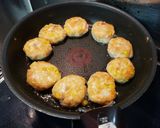 塩鮭とコーンのまんまる揚げ焼き作り方4写真