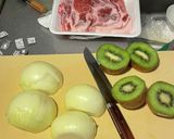 グルメ界に一石を投じたキウイの玉ねぎ炒め作り方1写真
