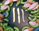 簡単！ゴーヤとウインナーのバター醤油炒め作り方2写真