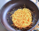 オイスター風味のパリパリかた焼きそば作り方3写真