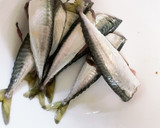 骨ごと食べられる！豆サバの唐揚げ作り方1写真