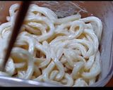 めんつゆマヨうどんにネギ天かす黄身のせ作り方3写真