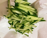 ささみの酒蒸しと胡瓜のハリッサ和え作り方4写真