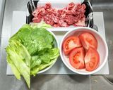 牛肉とトマトにレタスのスープ作り方1写真