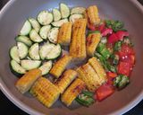 食欲そそる！夏野菜のハリッサバター炒め作り方5写真