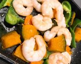 えびと夏野菜のカレー炒め作り方4写真