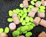 枝豆とウインナーのカレー炒め(*^^*)作り方3写真