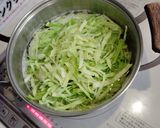 千切りキャベツのコンソメスープ作り方2写真