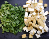 簡単！厚揚げとニラの牛豚鶏だし煮作り方1写真