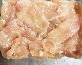 《電子レンジ》鶏胸肉の塩麹蒸し作り方2写真