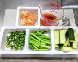 ズッキーニと冷凍エビのピリ辛甘酢炒め作り方1写真