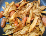 簡単！きのこウインナーのバターカレー炒め作り方3写真