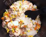 炊飯器で副菜も一緒に♡絶品エビピラフ作り方9写真