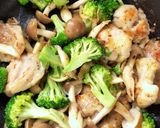 クリーミー♪鶏モモ肉・しめじのクリーム煮作り方5写真