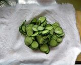 赤じそとキュウリとちりめんじゃこの酢の物作り方2写真