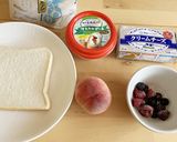 まるごと桃を使ったフルーツトースト作り方1写真